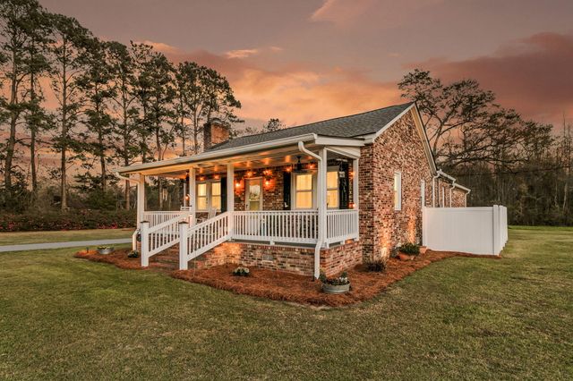 4454 Cottageville Highway, Round O, SC 29474