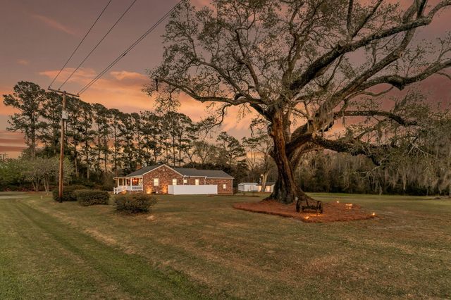 4454 Cottageville Highway, Round O, SC 29474