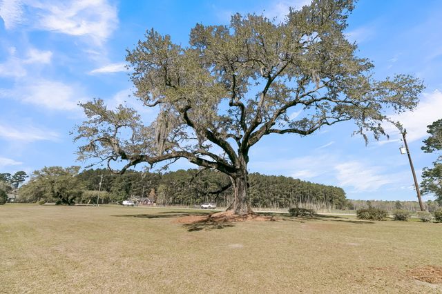 4454 Cottageville Highway, Round O, SC 29474