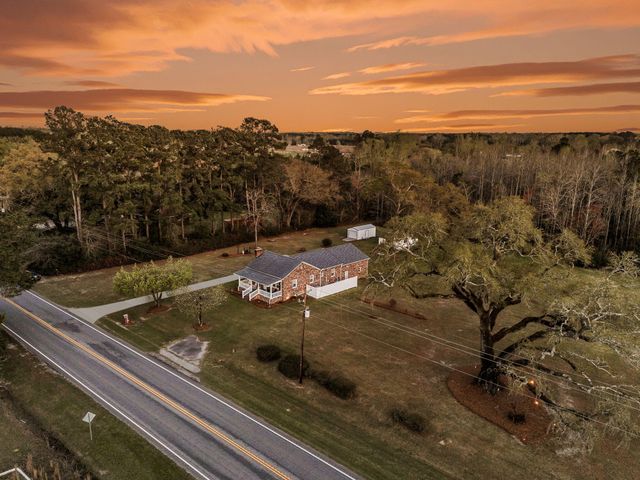 4454 Cottageville Highway, Round O, SC 29474