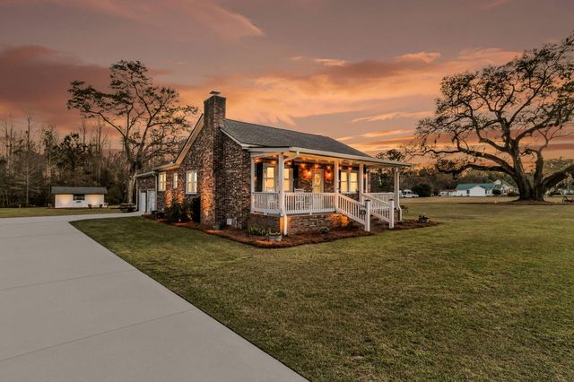 4454 Cottageville Highway, Round O, SC 29474