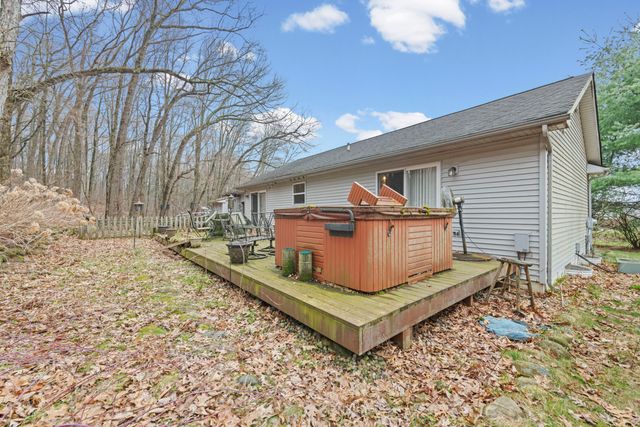 19827 Williamsville Road, Gregory, MI 48137