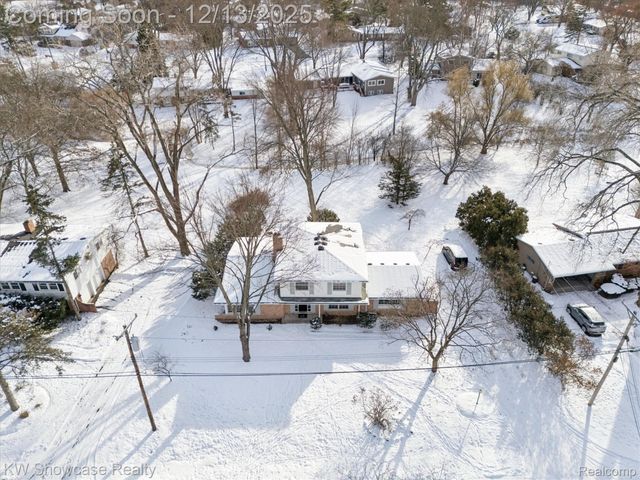 5241 S Pebblecreek Road, West Bloomfield Charter Township, MI 48322