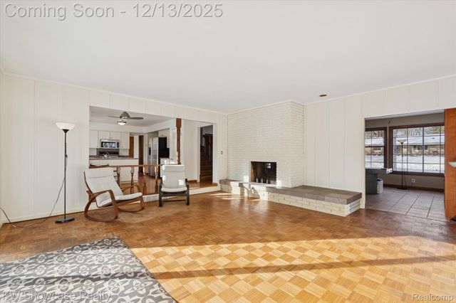 5241 S Pebblecreek Road, West Bloomfield Charter Township, MI 48322