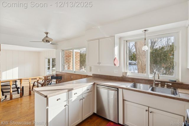 5241 S Pebblecreek Road, West Bloomfield Charter Township, MI 48322