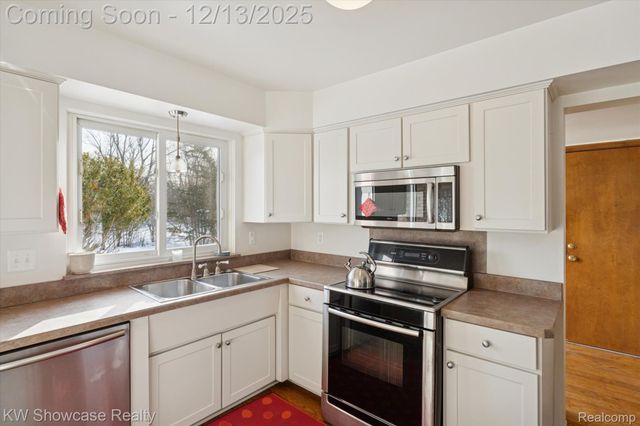 5241 S Pebblecreek Road, West Bloomfield Charter Township, MI 48322