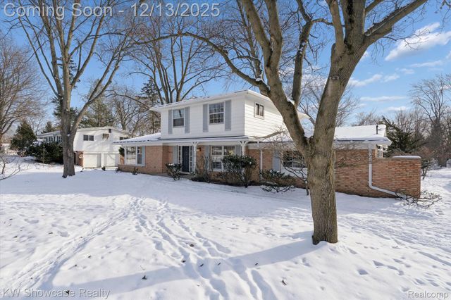5241 S Pebblecreek Road, West Bloomfield Charter Township, MI 48322