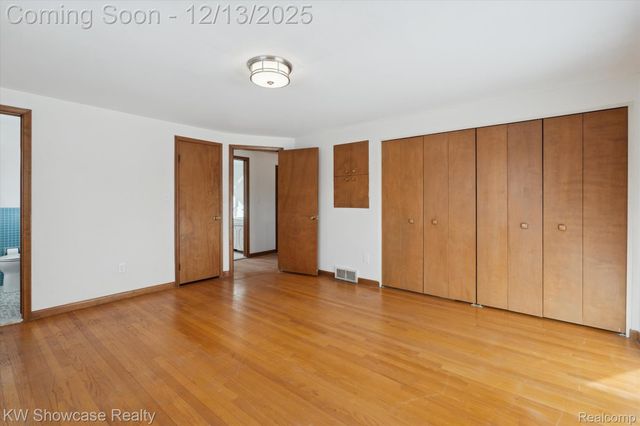 5241 S Pebblecreek Road, West Bloomfield Charter Township, MI 48322