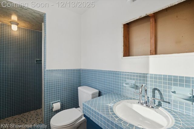 5241 S Pebblecreek Road, West Bloomfield Charter Township, MI 48322