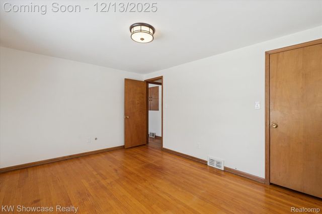 5241 S Pebblecreek Road, West Bloomfield Charter Township, MI 48322