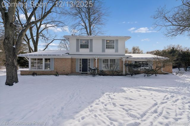 5241 S Pebblecreek Road, West Bloomfield Charter Township, MI 48322