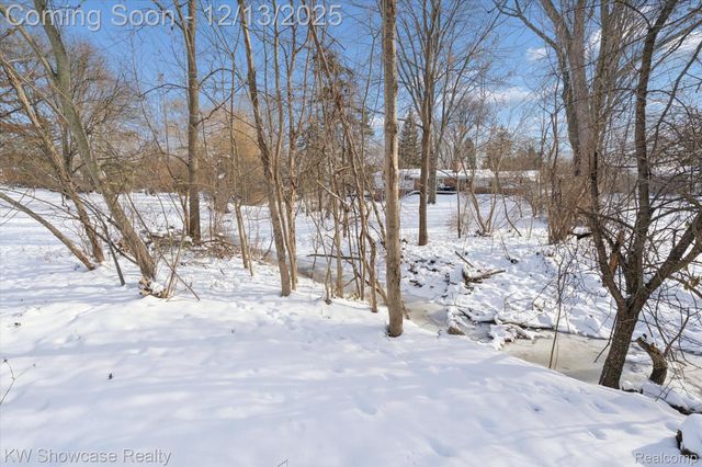 5241 S Pebblecreek Road, West Bloomfield Charter Township, MI 48322