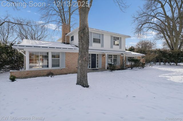 5241 S Pebblecreek Road, West Bloomfield Charter Township, MI 48322