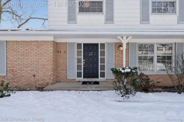 5241 S Pebblecreek Road, West Bloomfield Charter Township, MI 48322