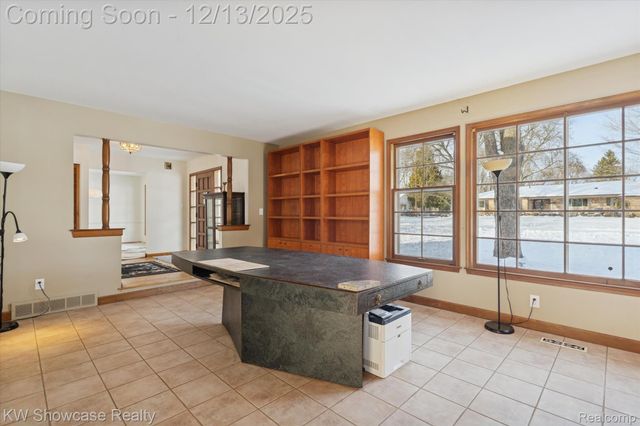 5241 S Pebblecreek Road, West Bloomfield Charter Township, MI 48322