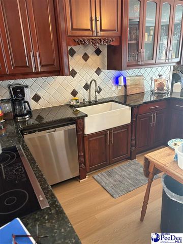 1041 Huntington Dr, Hartsville, SC 29550