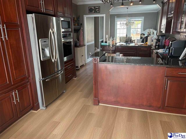 1041 Huntington Dr, Hartsville, SC 29550