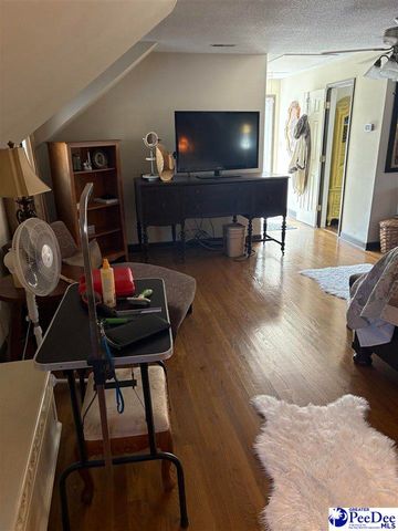 1041 Huntington Dr, Hartsville, SC 29550