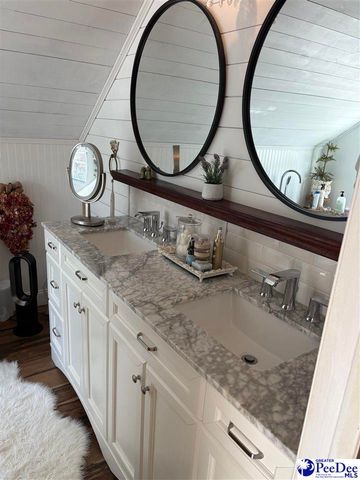 1041 Huntington Dr, Hartsville, SC 29550