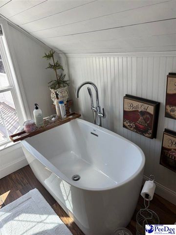 1041 Huntington Dr, Hartsville, SC 29550