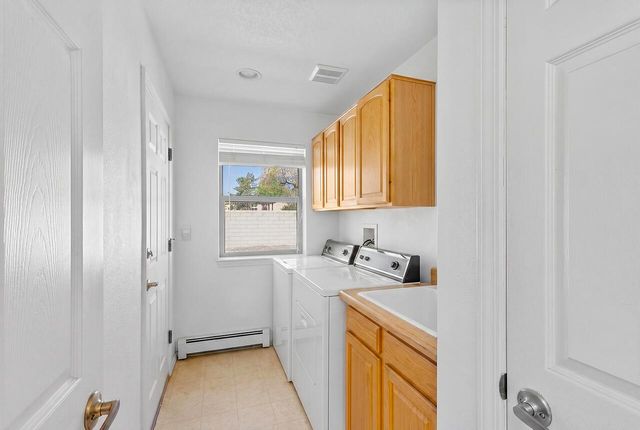 3201 Oakmount Drive SE, Rio Rancho, NM 87124