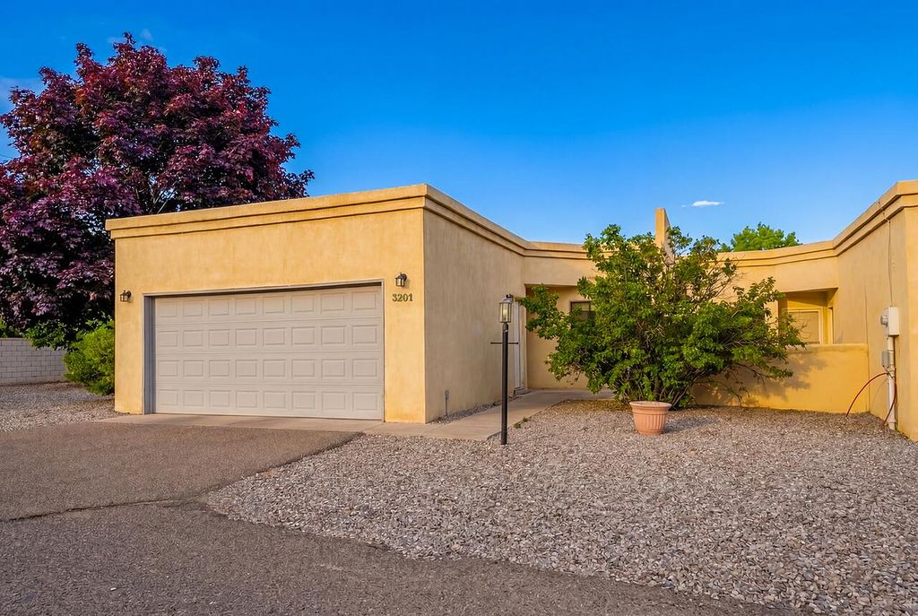 3201 Oakmount Drive SE, Rio Rancho, NM 87124