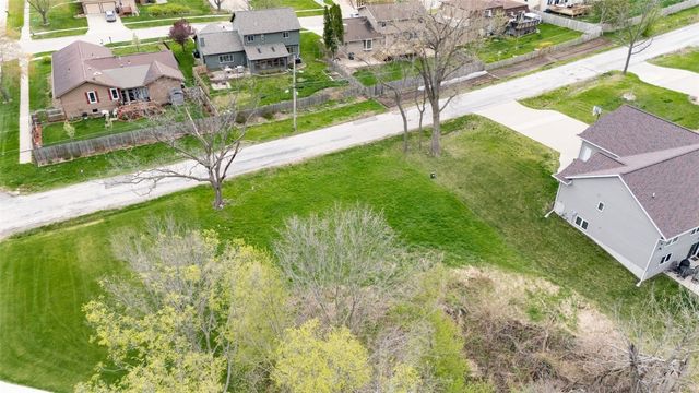 2048 20th Street NW, Cedar Rapids, IA 52405