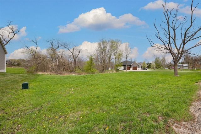 2048 20th Street NW, Cedar Rapids, IA 52405