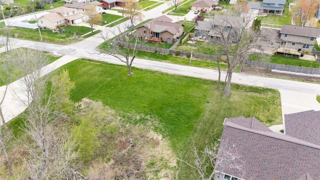 2048 20th Street NW, Cedar Rapids, IA 52405