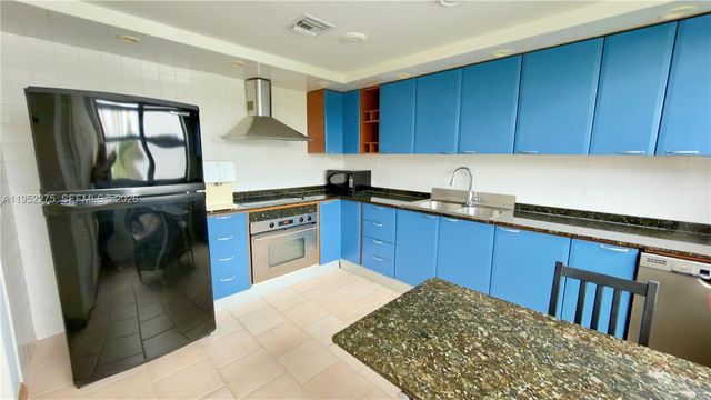 456 Poinciana Island dr 1620, Sunny Isles Beach, FL 33160