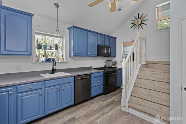 9 Cornell Street, North Brunswick, NJ 08902