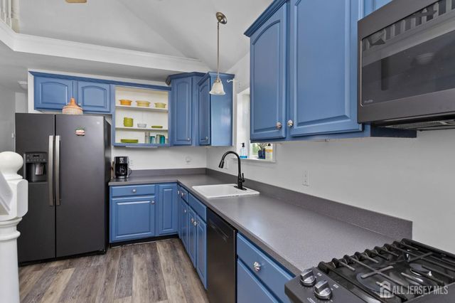 9 Cornell Street, North Brunswick, NJ 08902