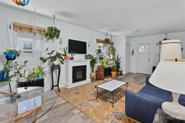 9 Cornell Street, North Brunswick, NJ 08902