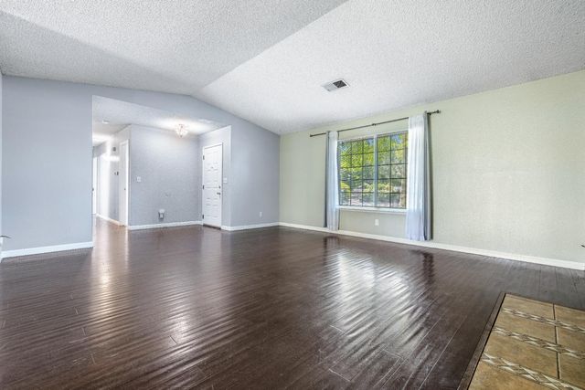 1607 Ashlan Avenue, Clovis, CA 93611