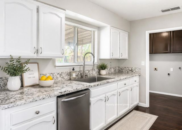 1607 Ashlan Avenue, Clovis, CA 93611