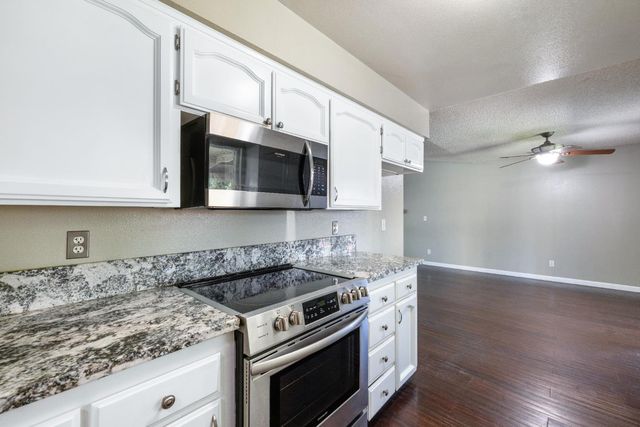 1607 Ashlan Avenue, Clovis, CA 93611