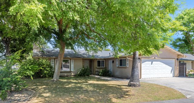 1607 Ashlan Avenue, Clovis, CA 93611