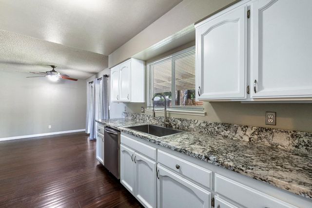 1607 Ashlan Avenue, Clovis, CA 93611