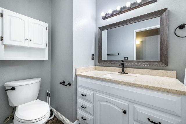 1607 Ashlan Avenue, Clovis, CA 93611