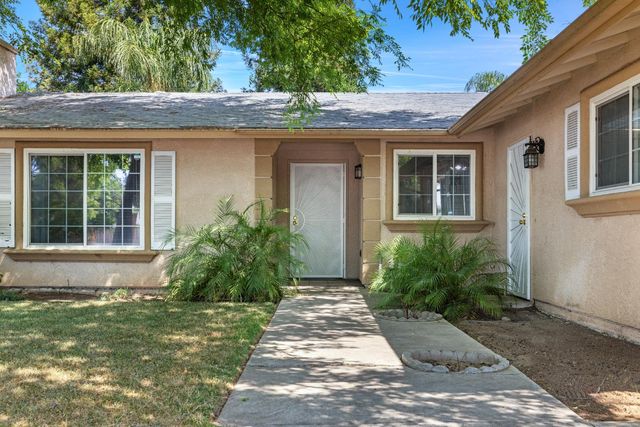 1607 Ashlan Avenue, Clovis, CA 93611