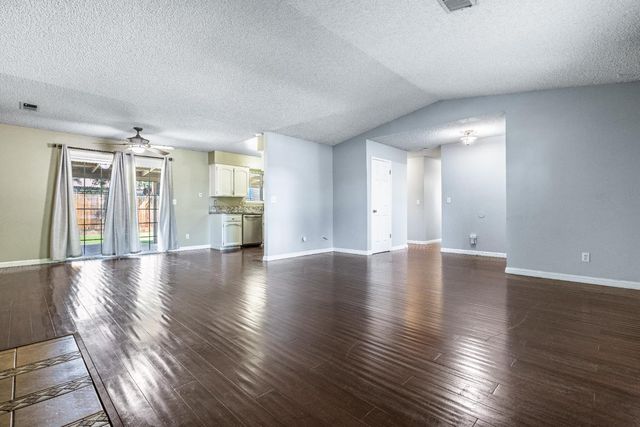 1607 Ashlan Avenue, Clovis, CA 93611