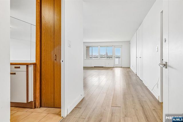 1203 River Road 9G, Edgewater, NJ 07020