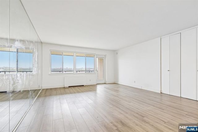 1203 River Road 9G, Edgewater, NJ 07020
