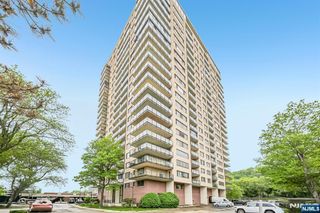 1203 River Road 9G, Edgewater, NJ 07020