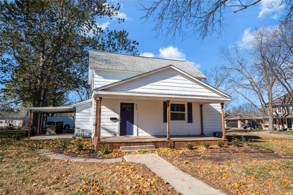 217 N 6th Street, Adel, IA 50003