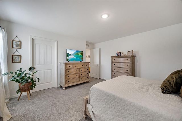 27104 E Cedar Grove Drive, Lee's Summit, MO 64086