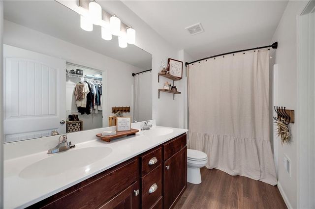 27104 E Cedar Grove Drive, Lee's Summit, MO 64086