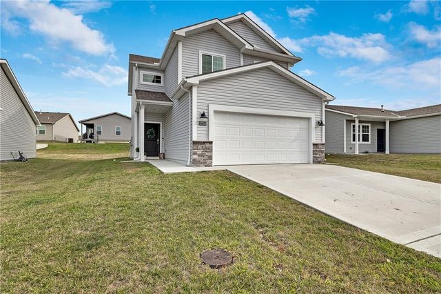 27104 E Cedar Grove Drive, Lee's Summit, MO 64086