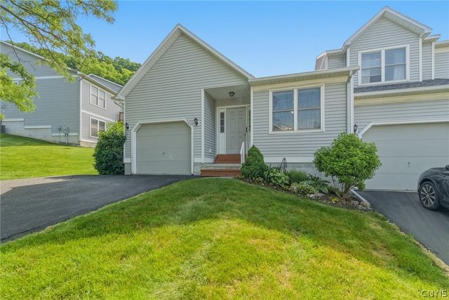 193 Timber Wolf Circle, Geddes, NY 13209