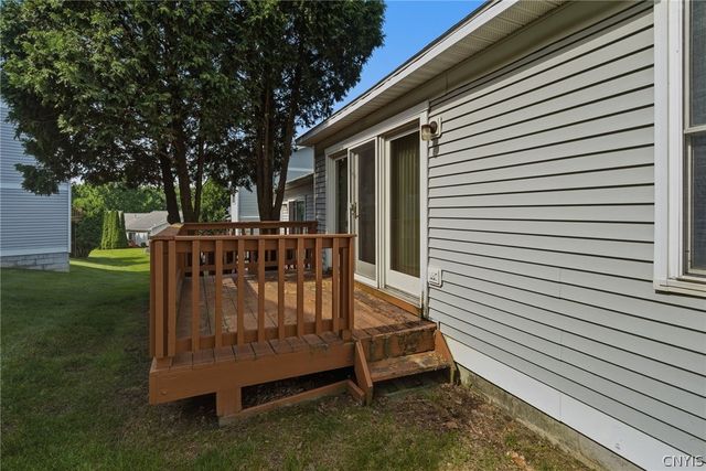 193 Timber Wolf Circle, Geddes, NY 13209